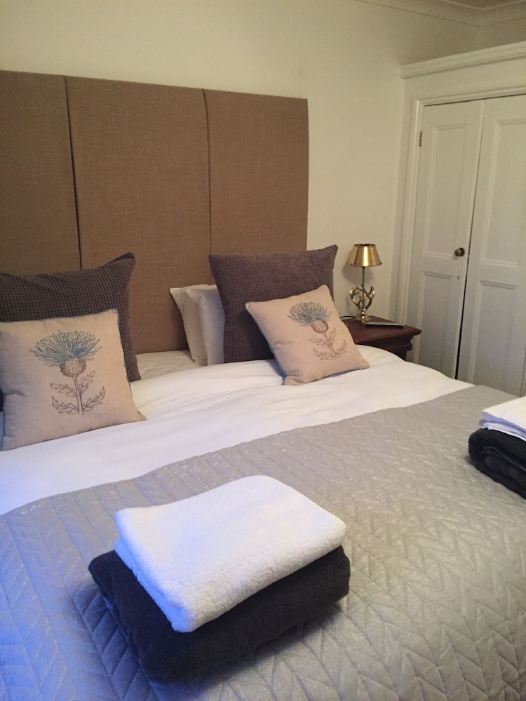 Double Room, Mountain View (Elgar Suite) photo 2
