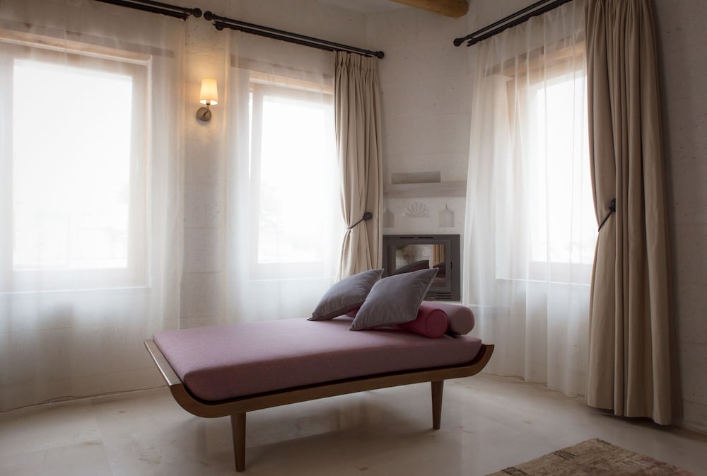 Deluxe King Room photo 2