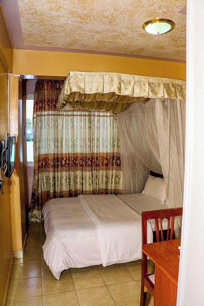 Standard Room photo 2