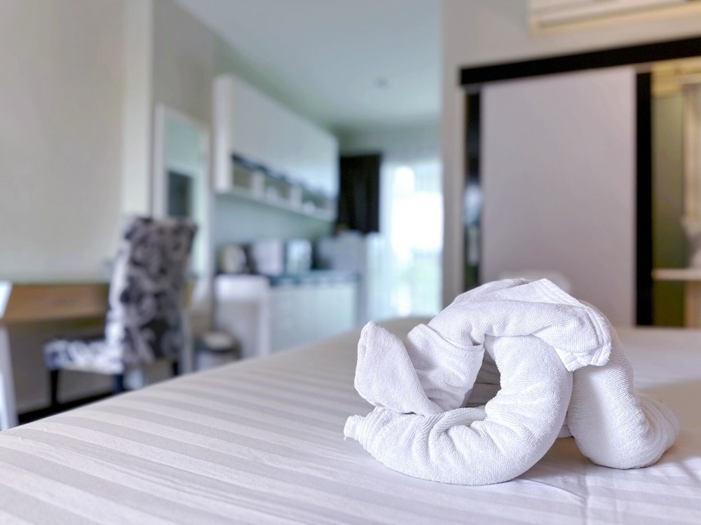 Superior Room, 1 King Bed photo 2