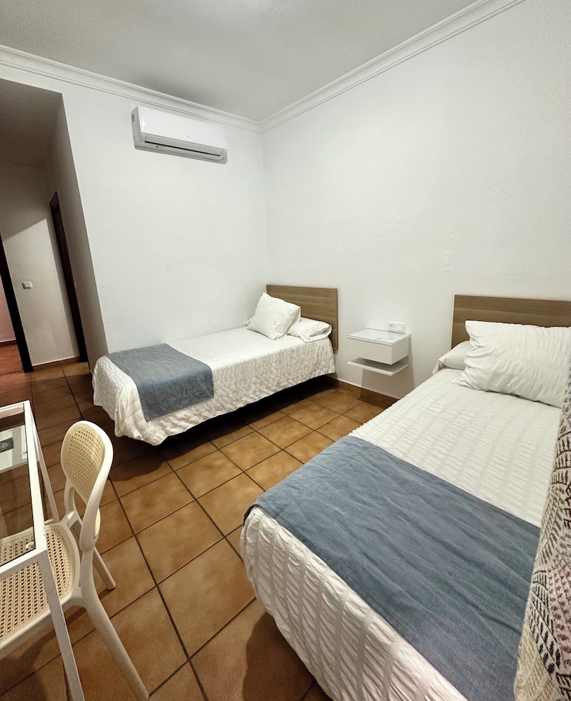 Twin Room, 2 Twin Beds photo 2