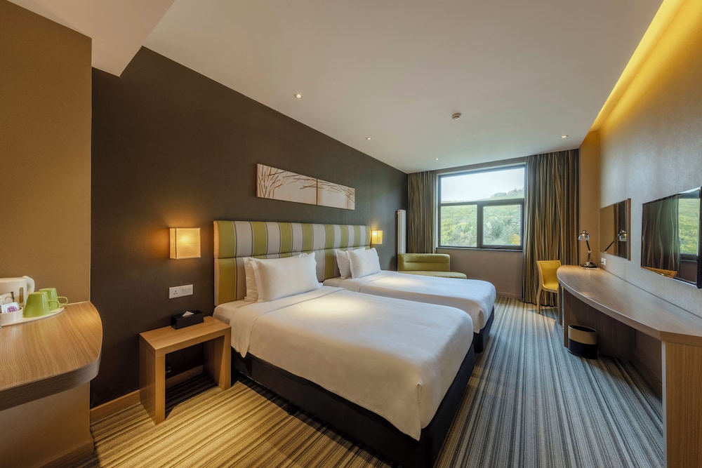 Signature Twin Room