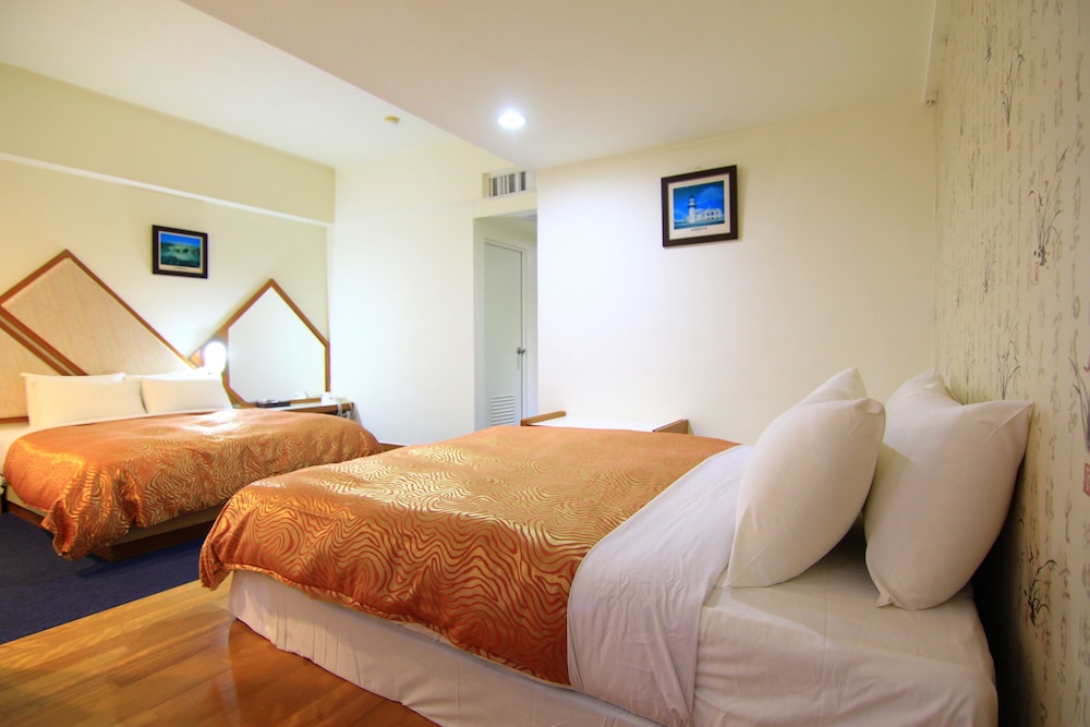 Deluxe Quadruple Room, 2 Double Beds, Sea View photo 2