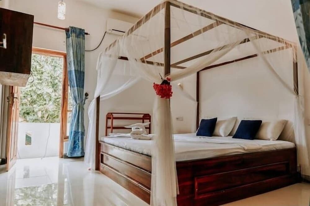 Deluxe Double Room, 1 King Bed photo 2