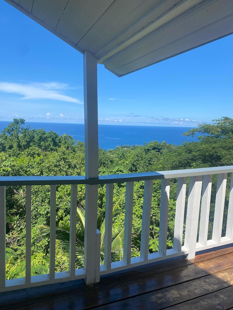 Elite Room, 1 King Bed, Ocean View photo 2