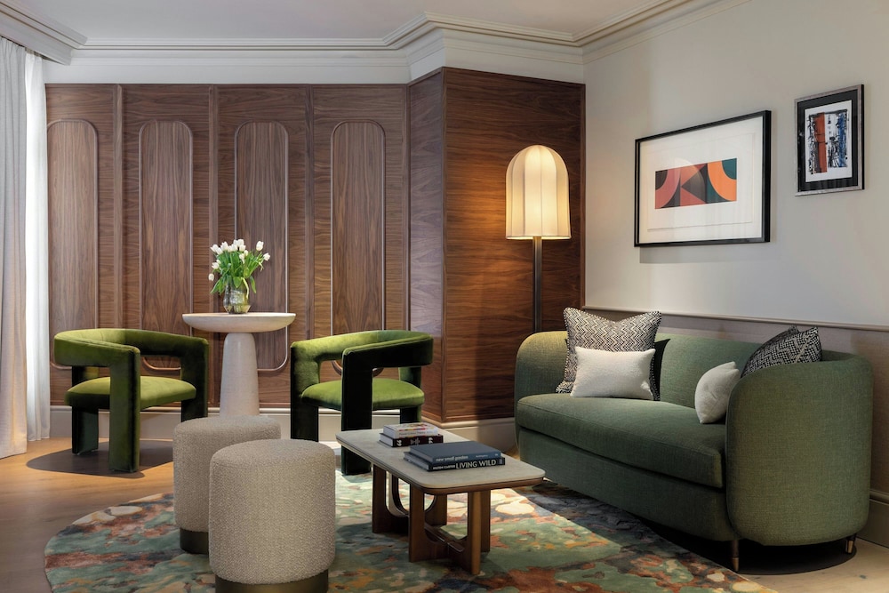 Drawing Suite, 1 King (Previous Presidential Suite) photo 3