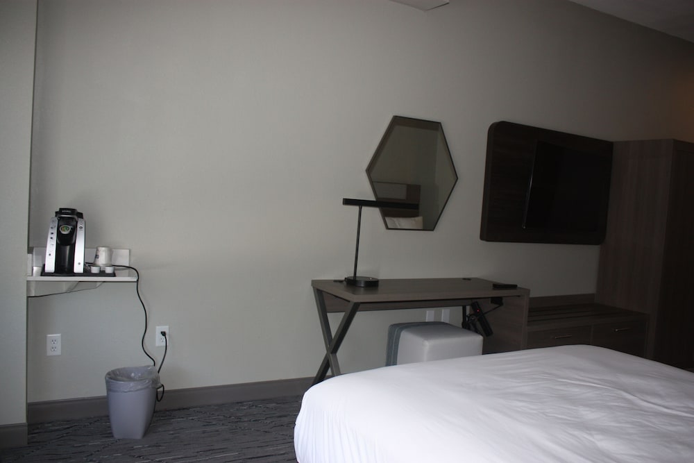 Suite, 2 Queen Beds, Accessible (Communication, Mobility) photo 2