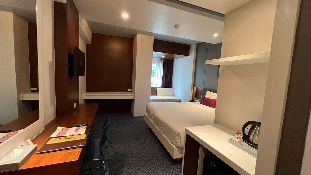 Premier Deluxe Room - Photo 5