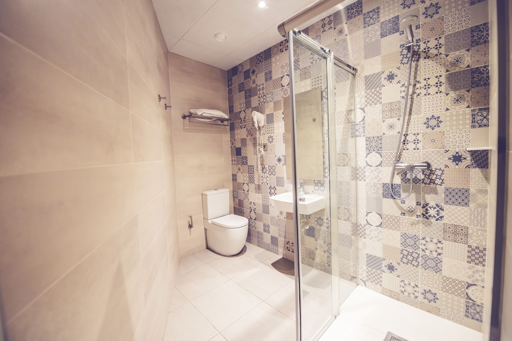 Double Room - Photo 23