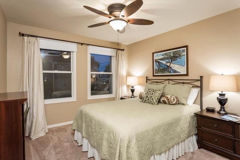 Condo, 3 Bedrooms