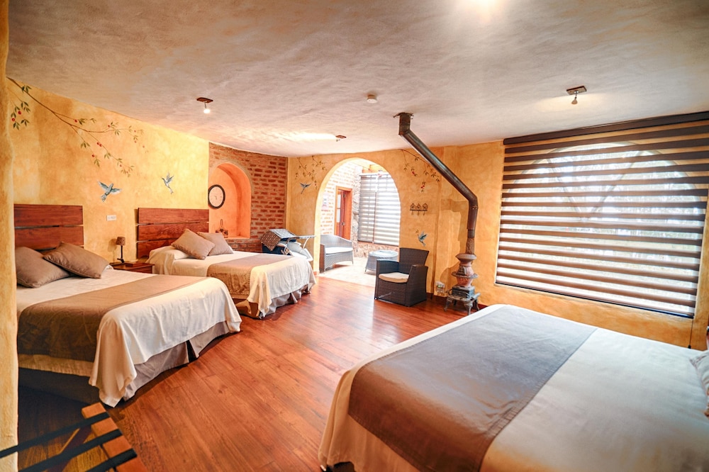 Family Quadruple Room, Multiple Beds, Lagoon View photo 1