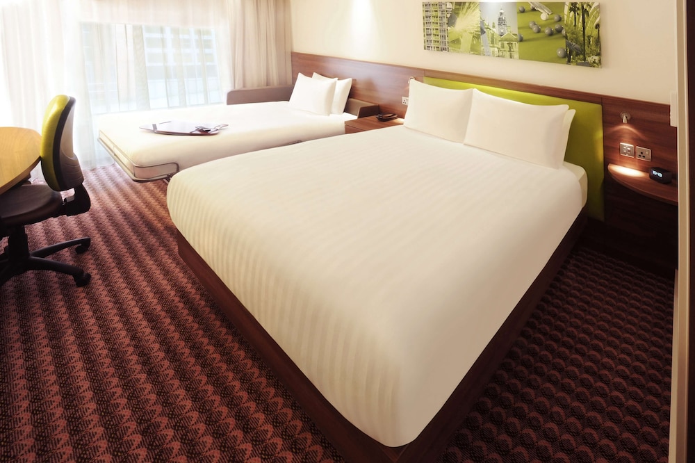Room, 1 Queen Bed with Sofa bed, Non Smoking photo 2