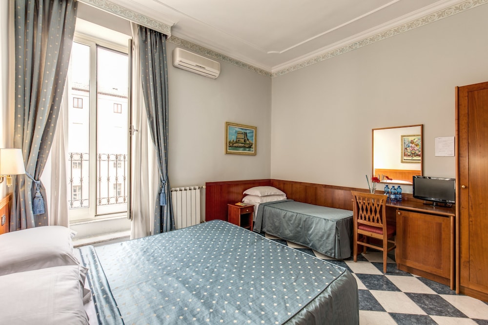 Economy Double Room photo 1
