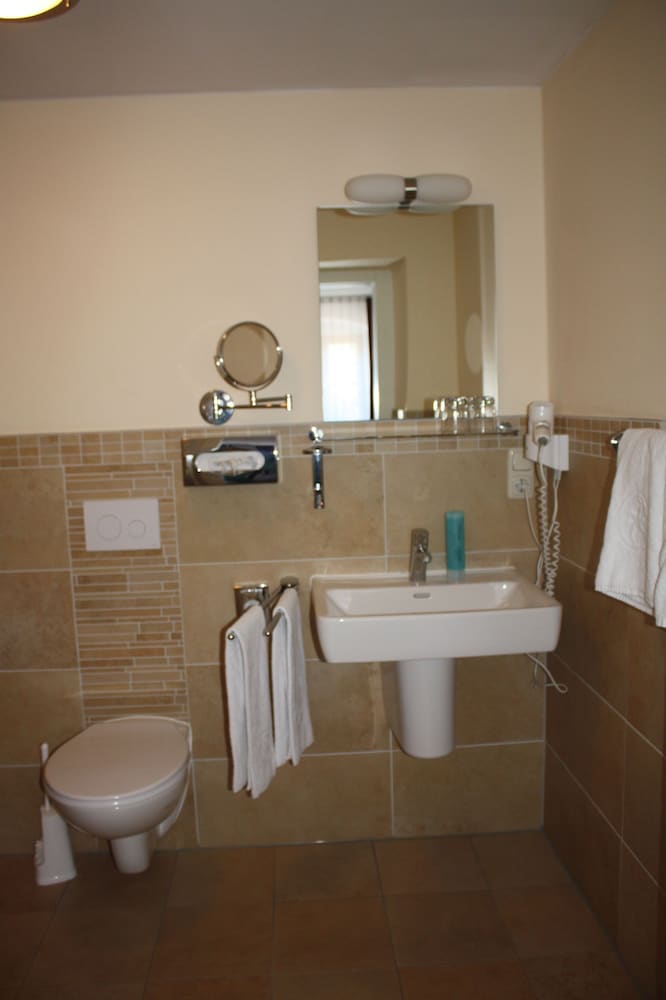 Basic Single Room photo 2