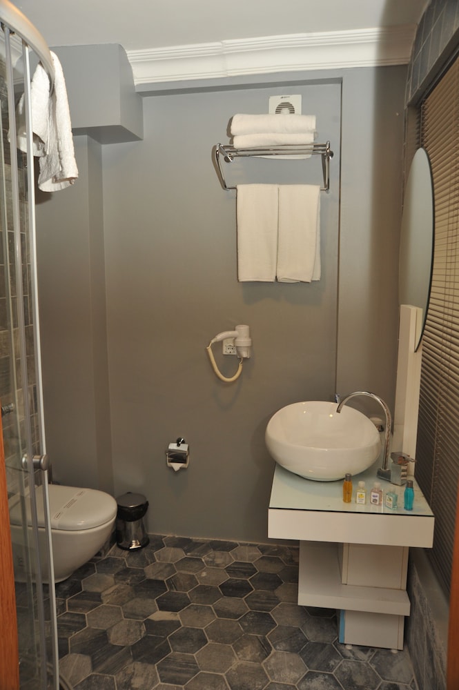 Classic Quadruple Room, 2 Bedrooms photo 2