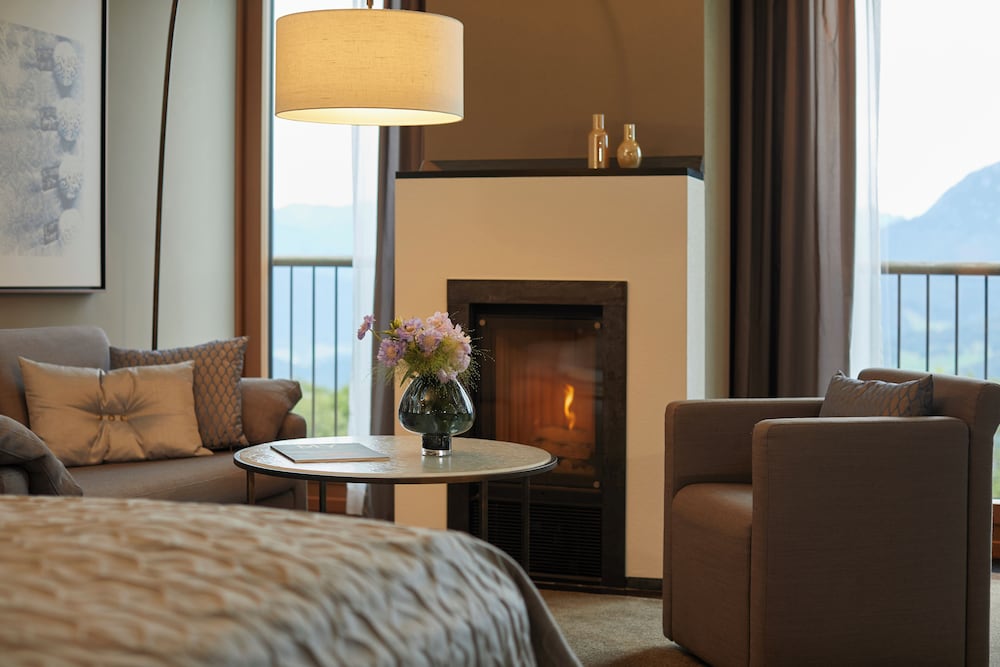 Deluxe Room, Fireplace (Panorama View) photo 3