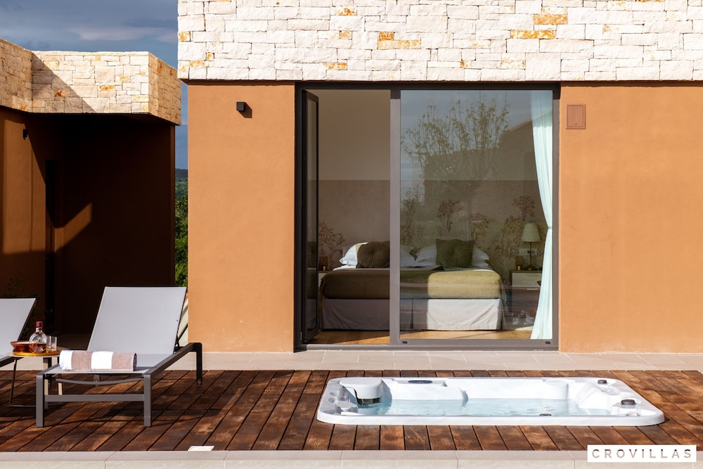 Villa photo 2
