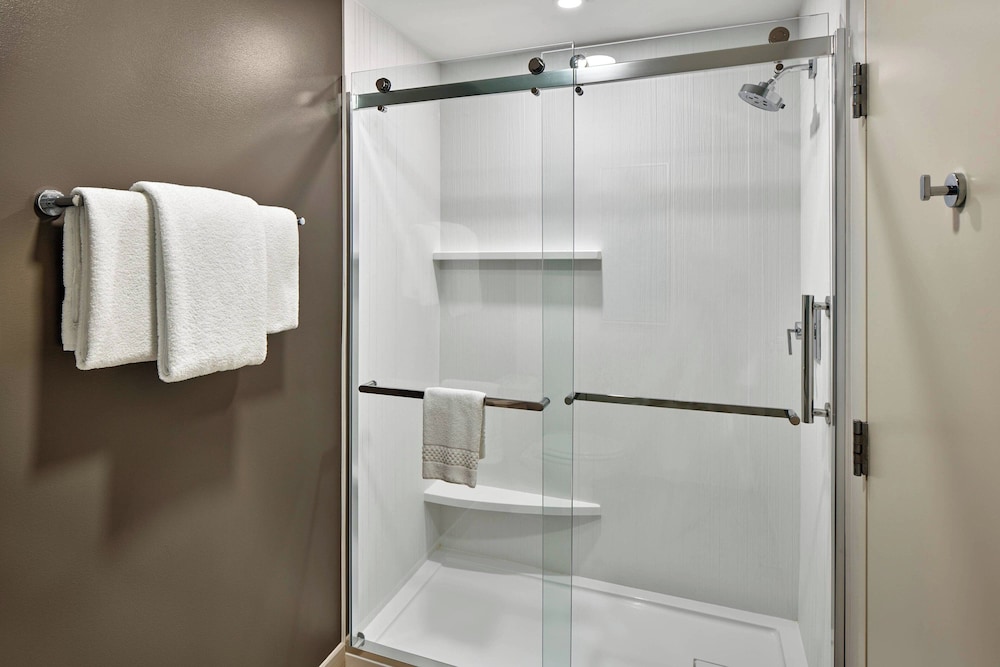 Room, 1 King Bed with Sofa bed (Mobility/Hearing Accessible, Tub) - Photo 2