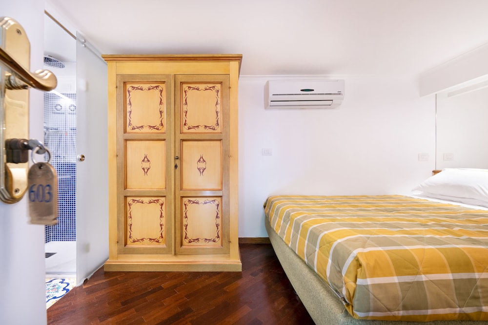 Economy Single Room