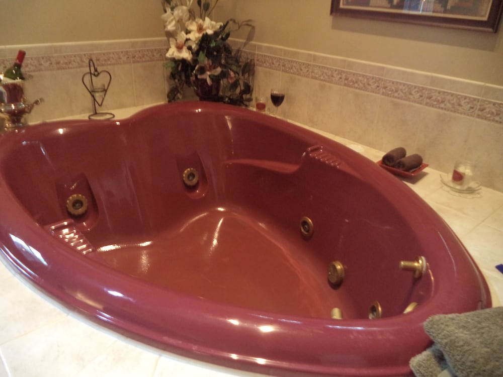 Luxury Suite, 1 King Bed, Non Smoking, Fireplace, Jetted Tub photo 3