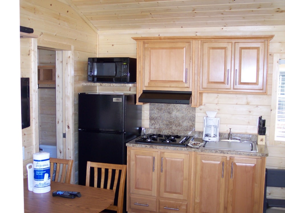 Standard Cottage, Non Smoking (Linens Included) photo 3