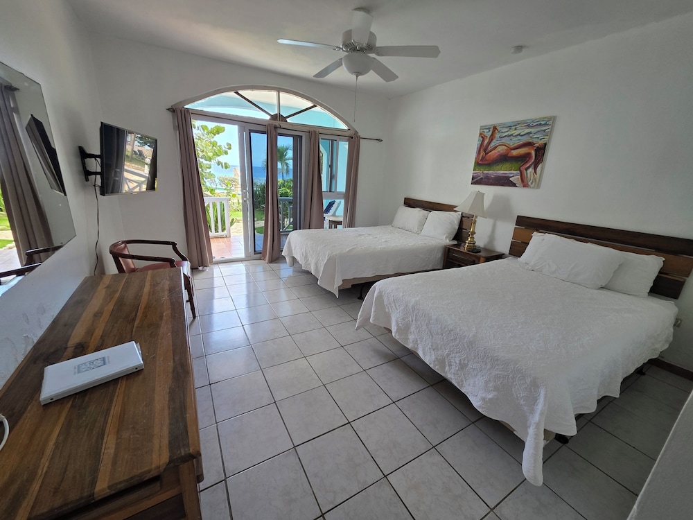 Seaview Deluxe (Double): Room 3