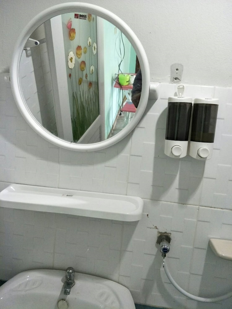 4 Bedrooms Private House photo 2