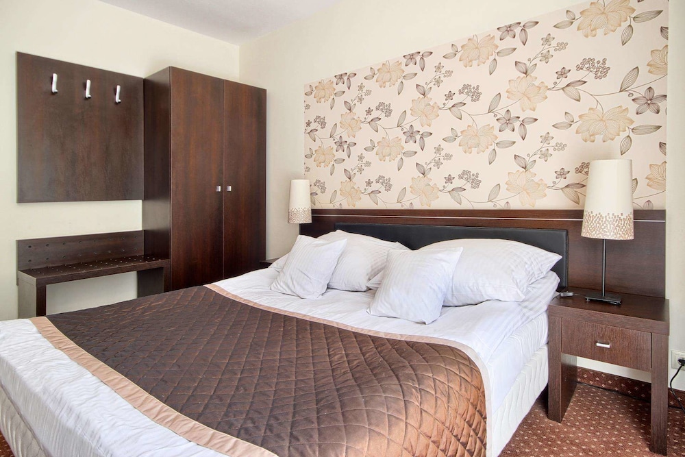 Classic Double Room, 2 Twin Beds photo 3