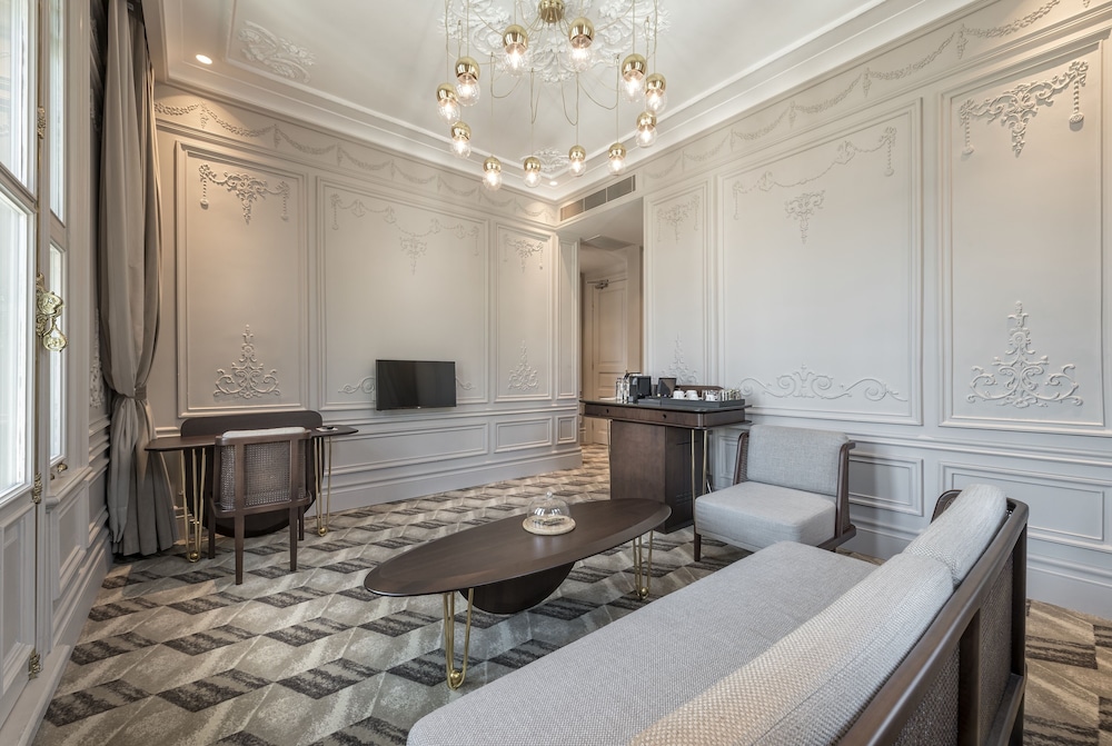 Deluxe Bosphorus Suite, Partial Sea View