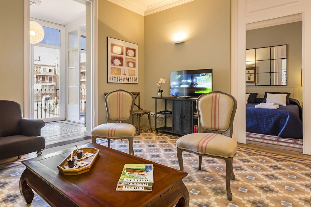 Apartamento, 3 habitaciones, 2 baños (Passeig de Gràcia, 51)