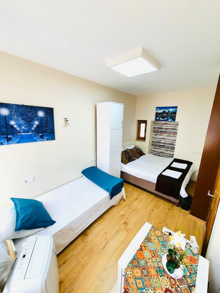 Comfort Triple Room, City View photo 3