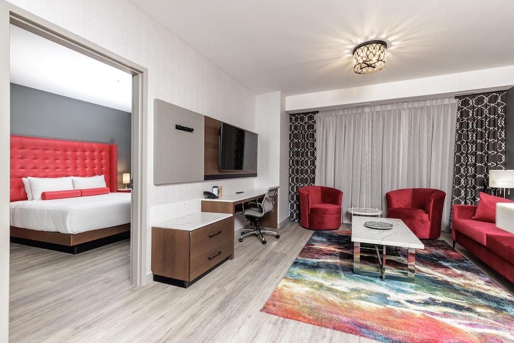 Suite, 1 King Bed with Sofa bed (Specialty) - Photo 5