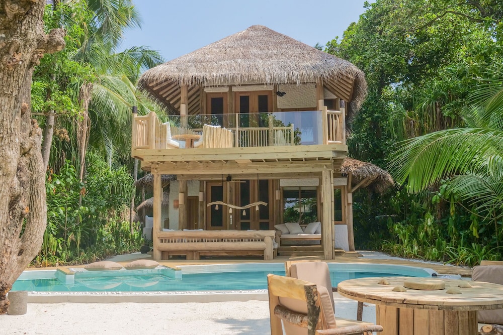 Room, 2 Bedrooms, Pool Access (crusoe)