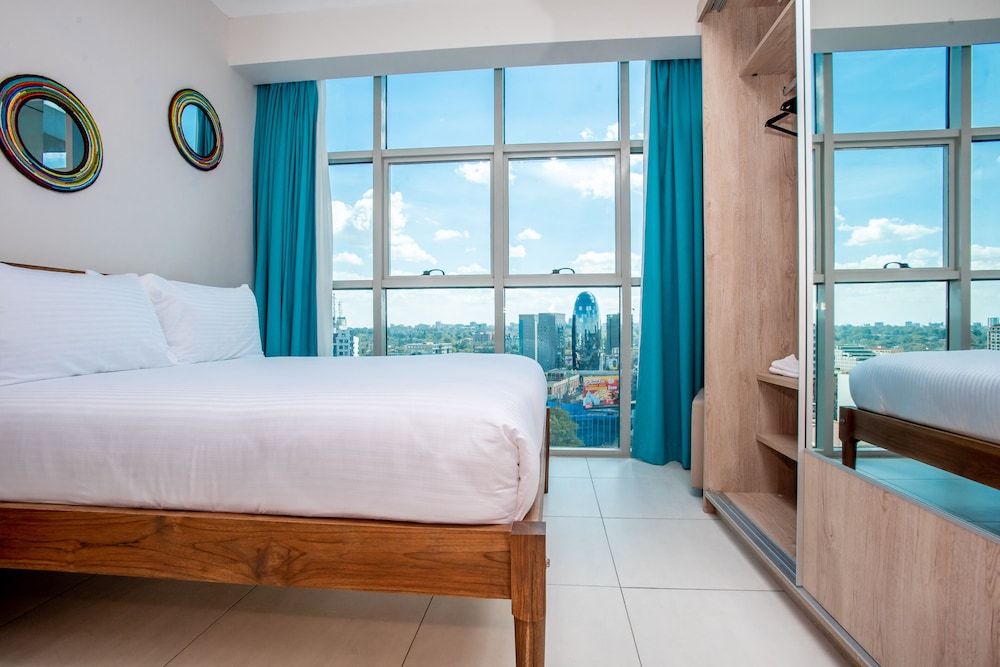 2 Bedroom Deluxe Suite - Photo 6