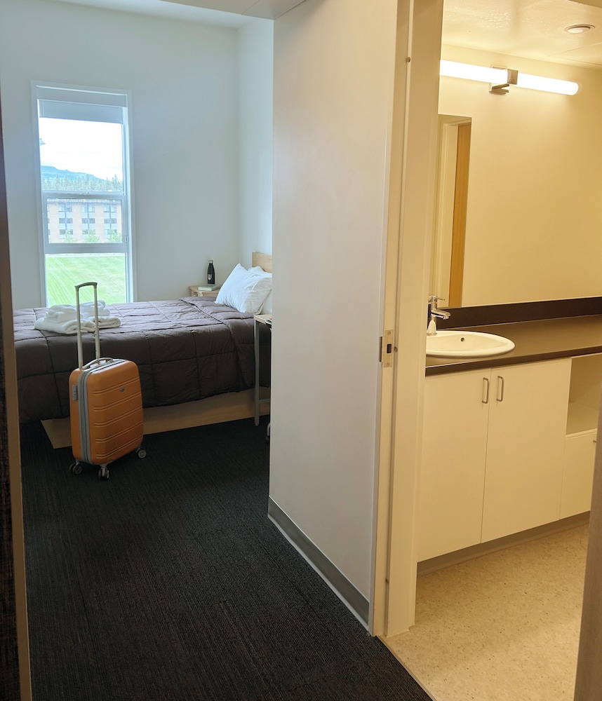 Basic Room, 2 Bedrooms, Private Bathroom photo 2