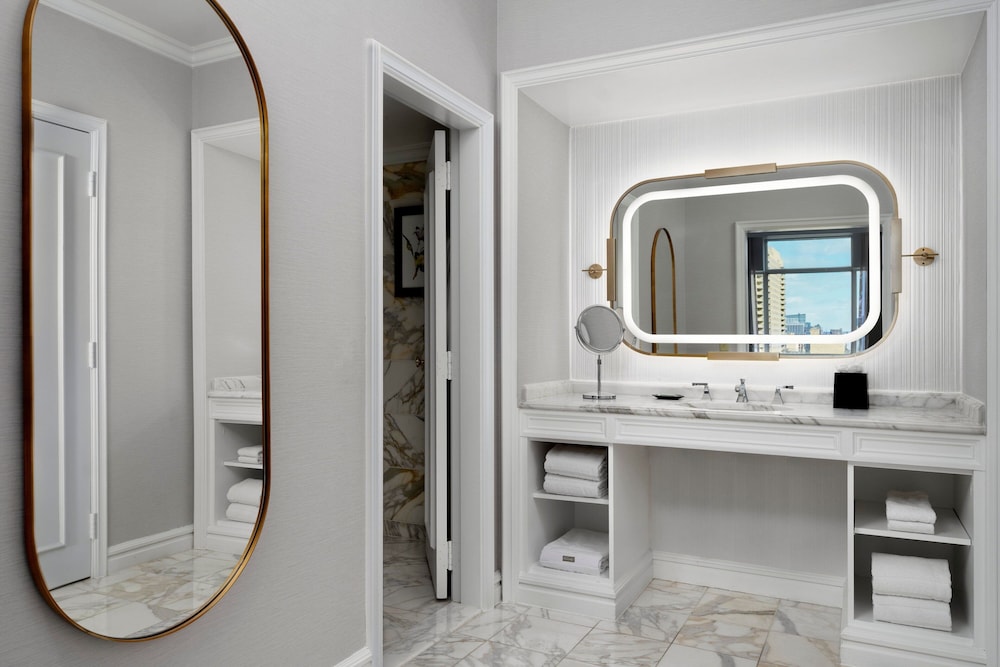 Executive Suite, 1 Bedroom (Mobility Accessible, Roll-in Shower) - Photo 5