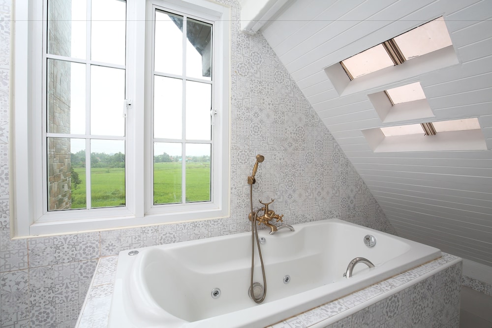 Deluxe Honeymoon Suite (Rose) photo 2