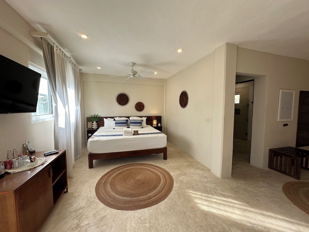 Suite - Photo 6