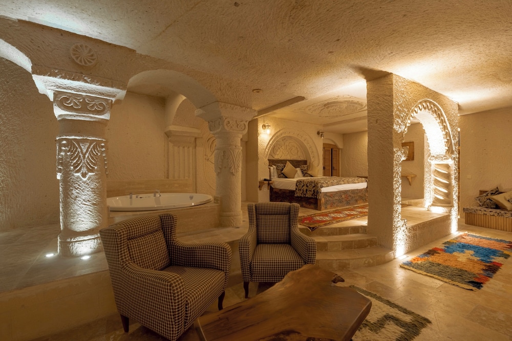 Luxury Suite photo 2