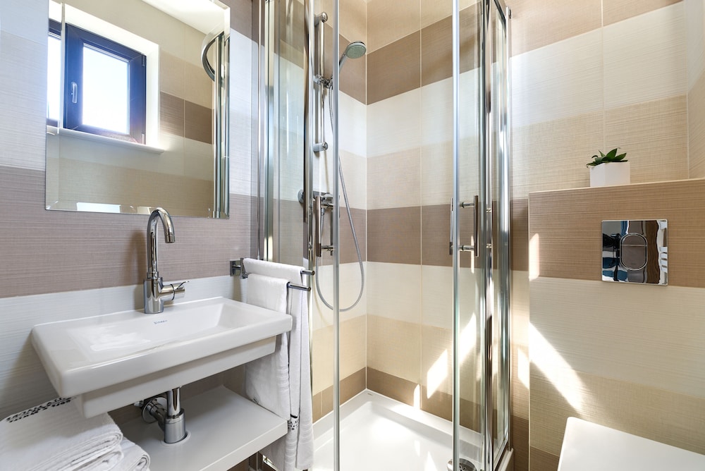 Standard Double Or Twin Room photo 3