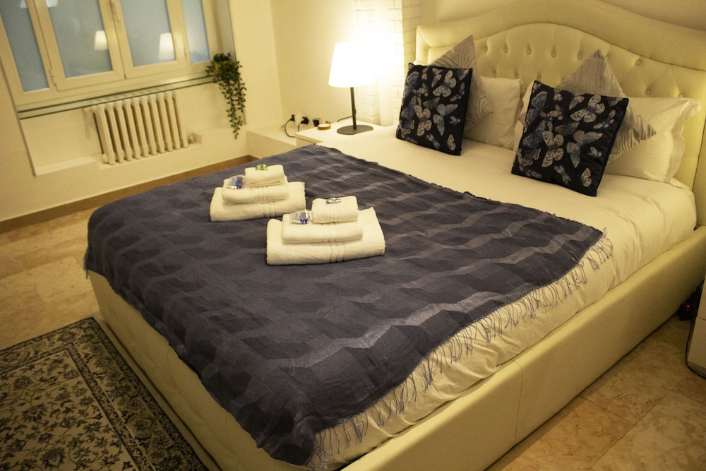 Deluxe Double Room, Courtyard View