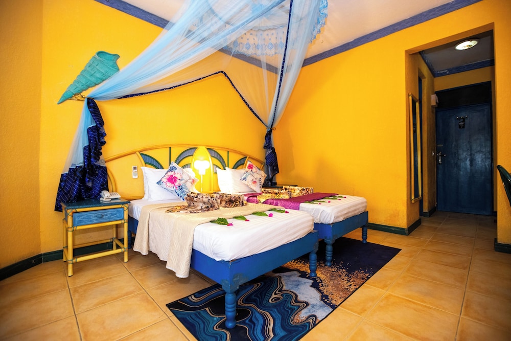 Deluxe Double or Twin Room, 2 Twin Beds, Partial Sea View photo 2