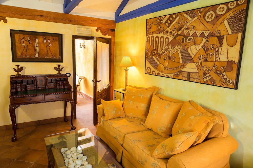 Suite - Photo 4