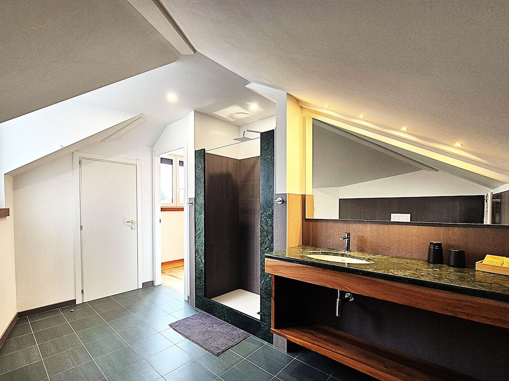 Deluxe Triple Room photo 3