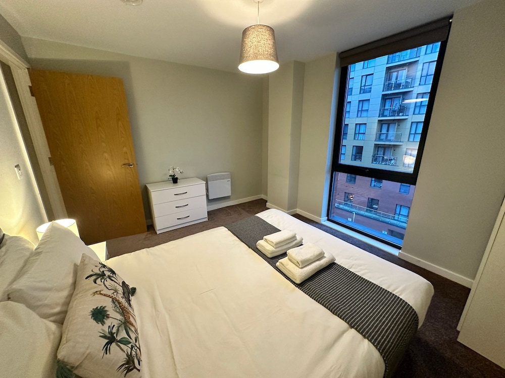 Three Bedroom Apartment - Photo 7