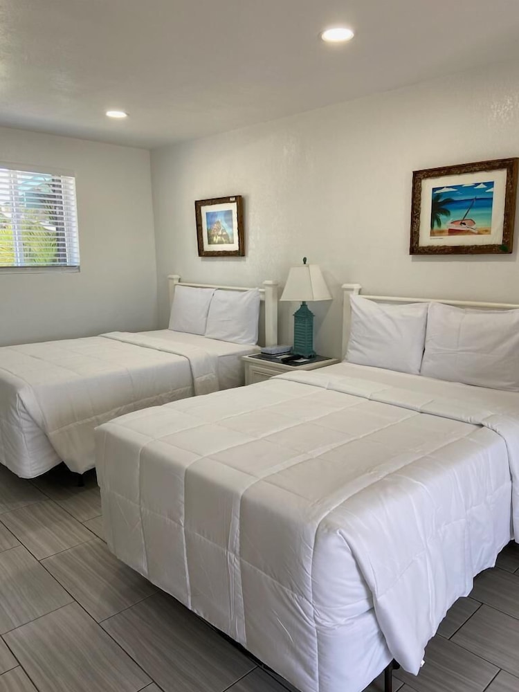 Efficency, 2 Double Beds, Non Smoking photo 1