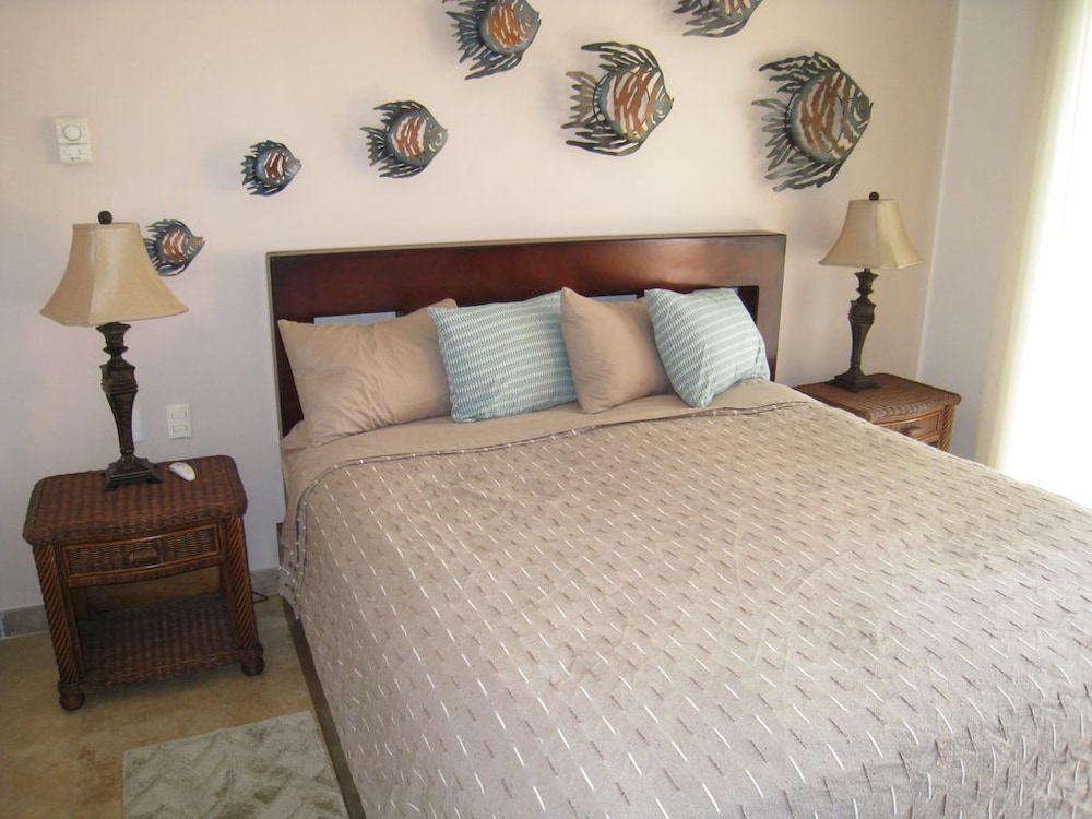 Family Condo, 2 Bedrooms, Beach View