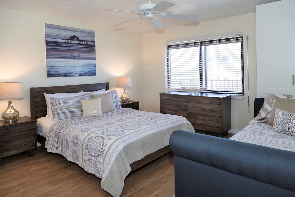 Condo, 3 Bedrooms, Oceanfront photo 1