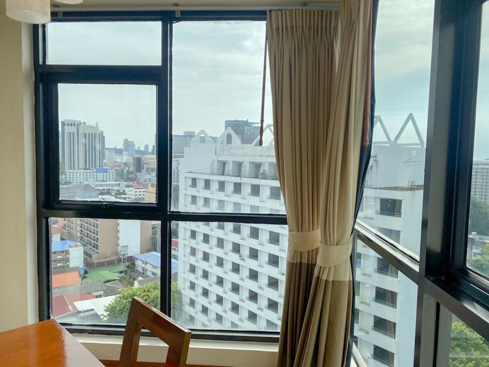 Suite Room - Photo 18