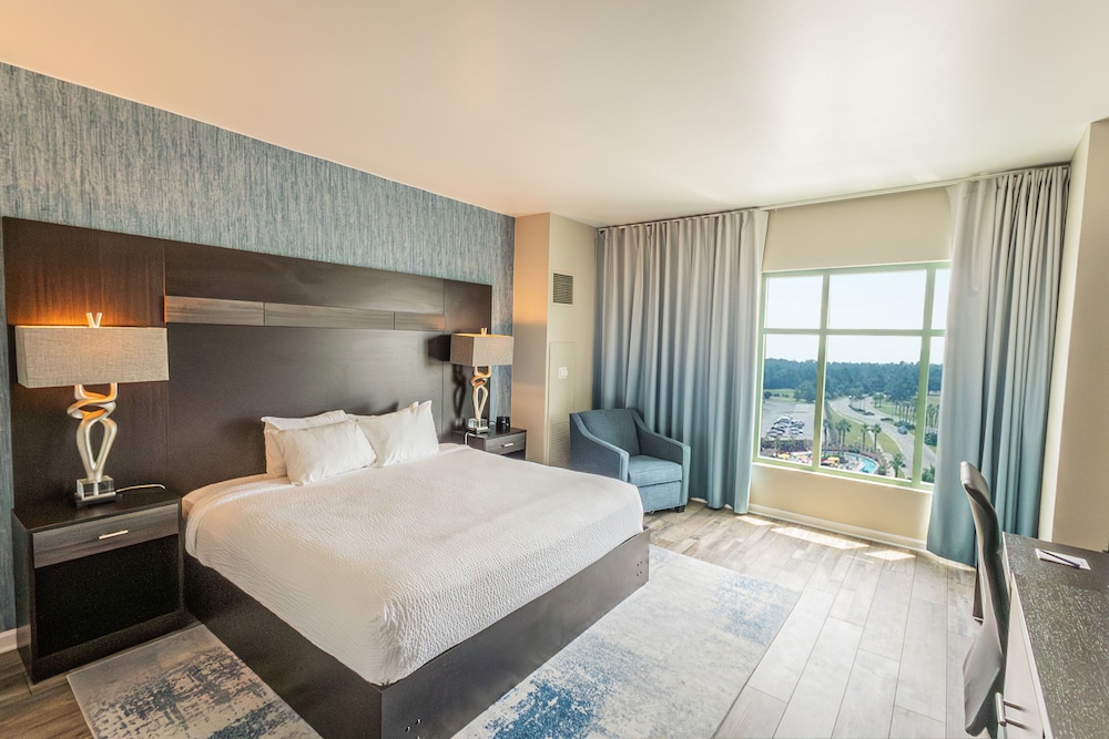 Premier Room, 1 King Bed - Photo 1